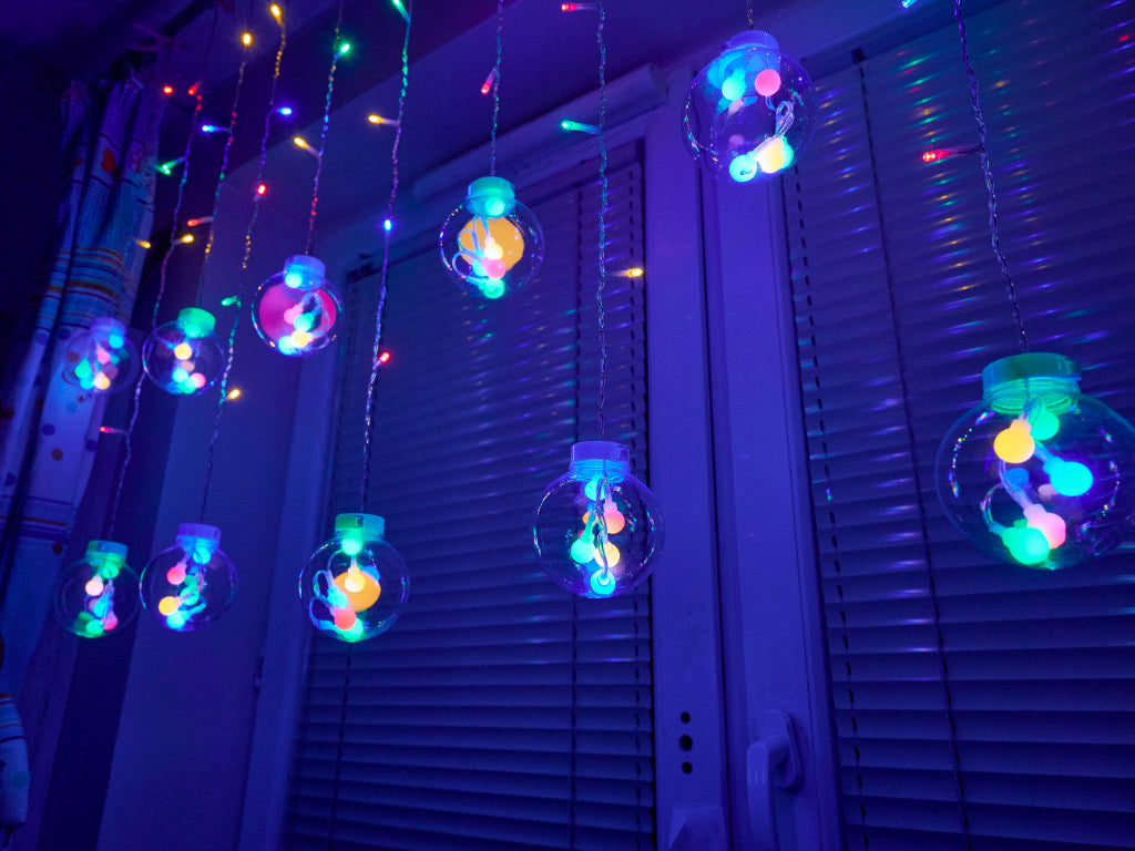LED girlianda pakabinami rutuliukai 3 m 108LED daugiaspalviai