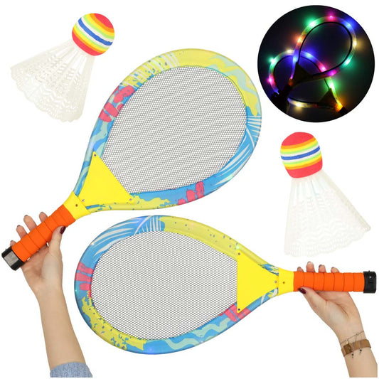 Šviečiantys badmintono raketės su skraidančiais sviediniais LED