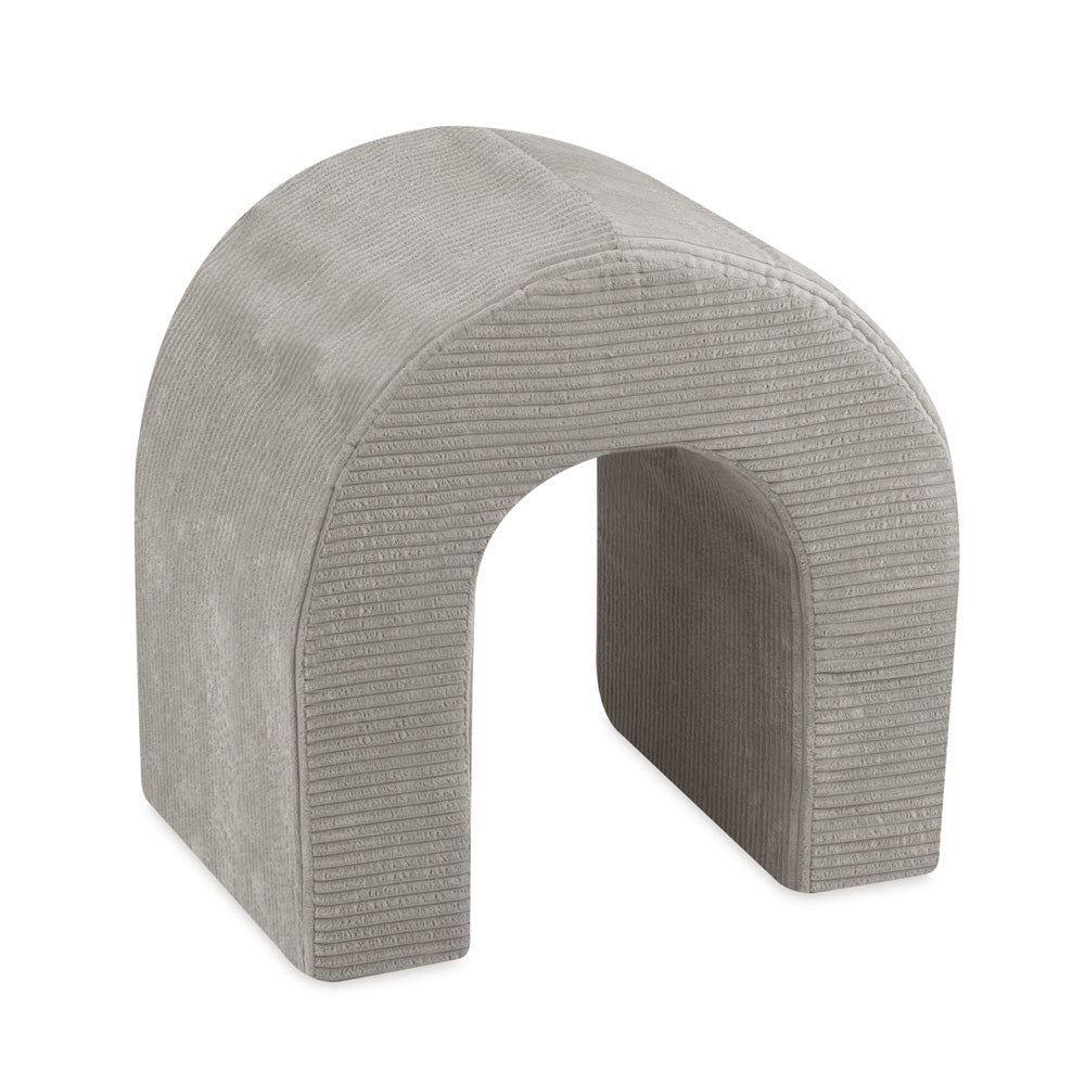 Vaikas žaidžia minkštoje Pilaitėje su perliniais/auksiniais kamuoliukais – vaizdas 5