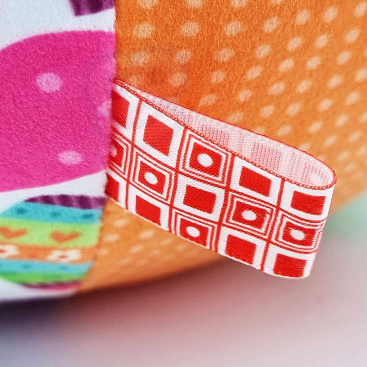 WOOPIE BABY Sensorinis Kamuoliukas su Kutais ir Garsu Kūdikiams