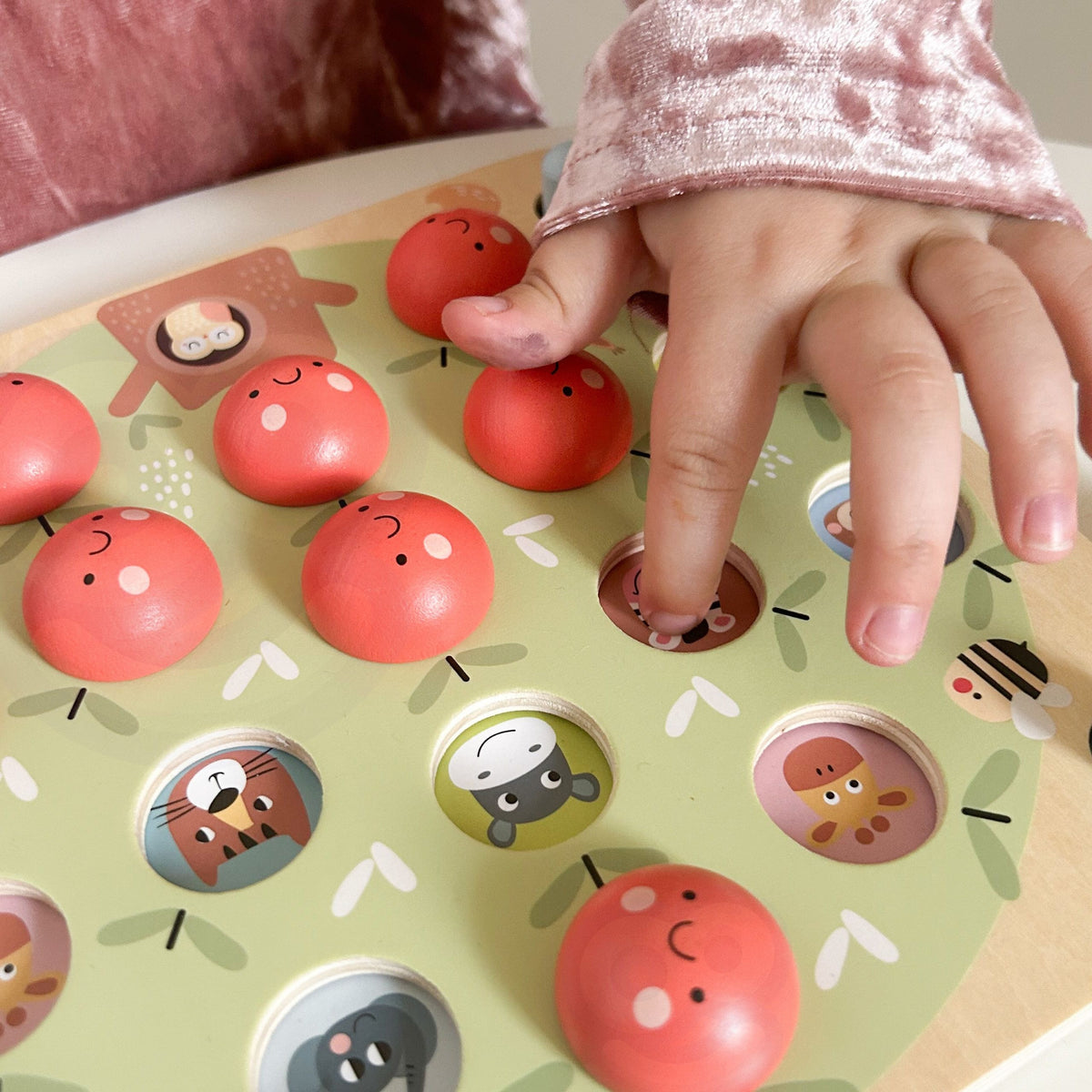 TOOKY TOY Obuolių atminties žaidimas – medinis lavinamasis žaislas
