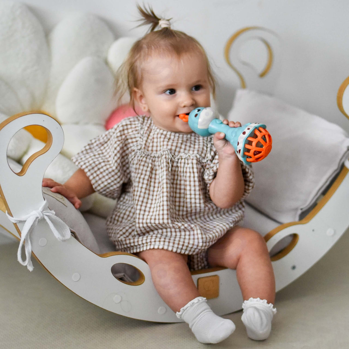 WOOPIE BABY Žirafos barškutis-kramtukas su muzika Montessori
