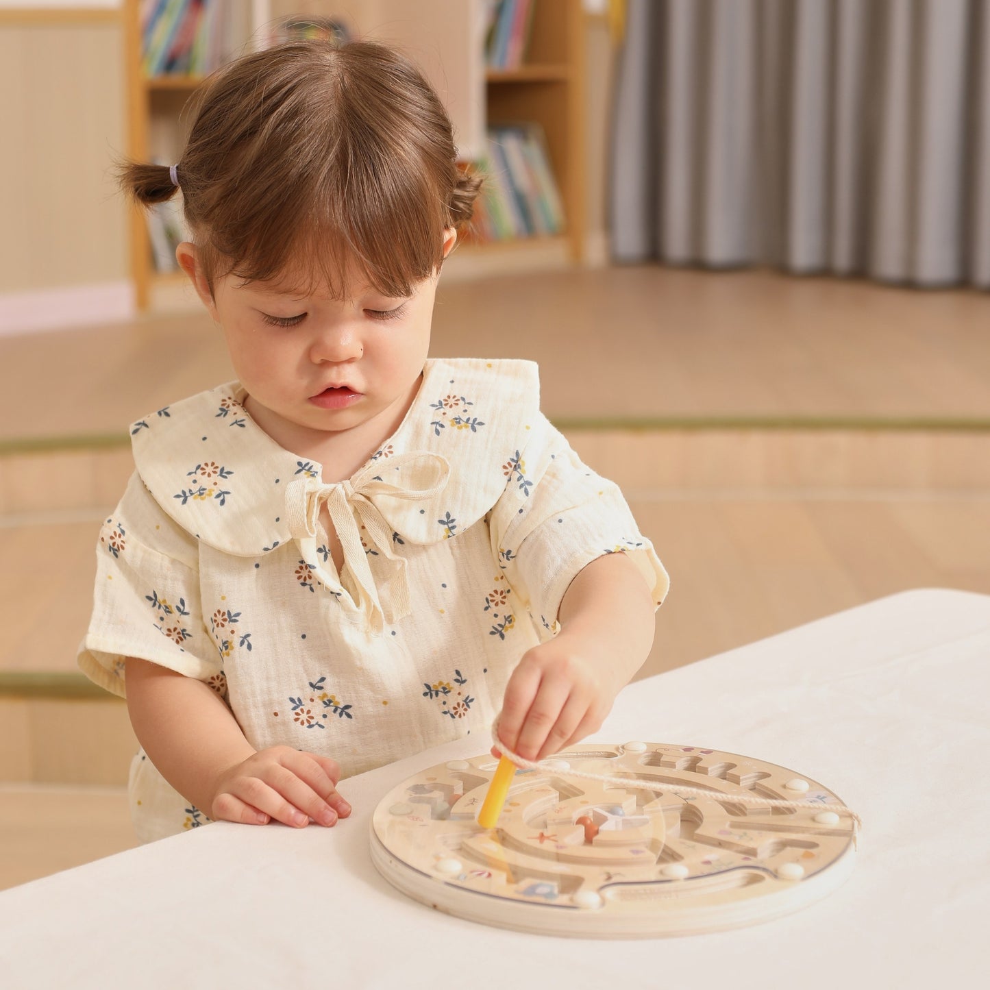 VIGA PolarB Medinė magnetinė labirinto dėlionė keturi metų laikai