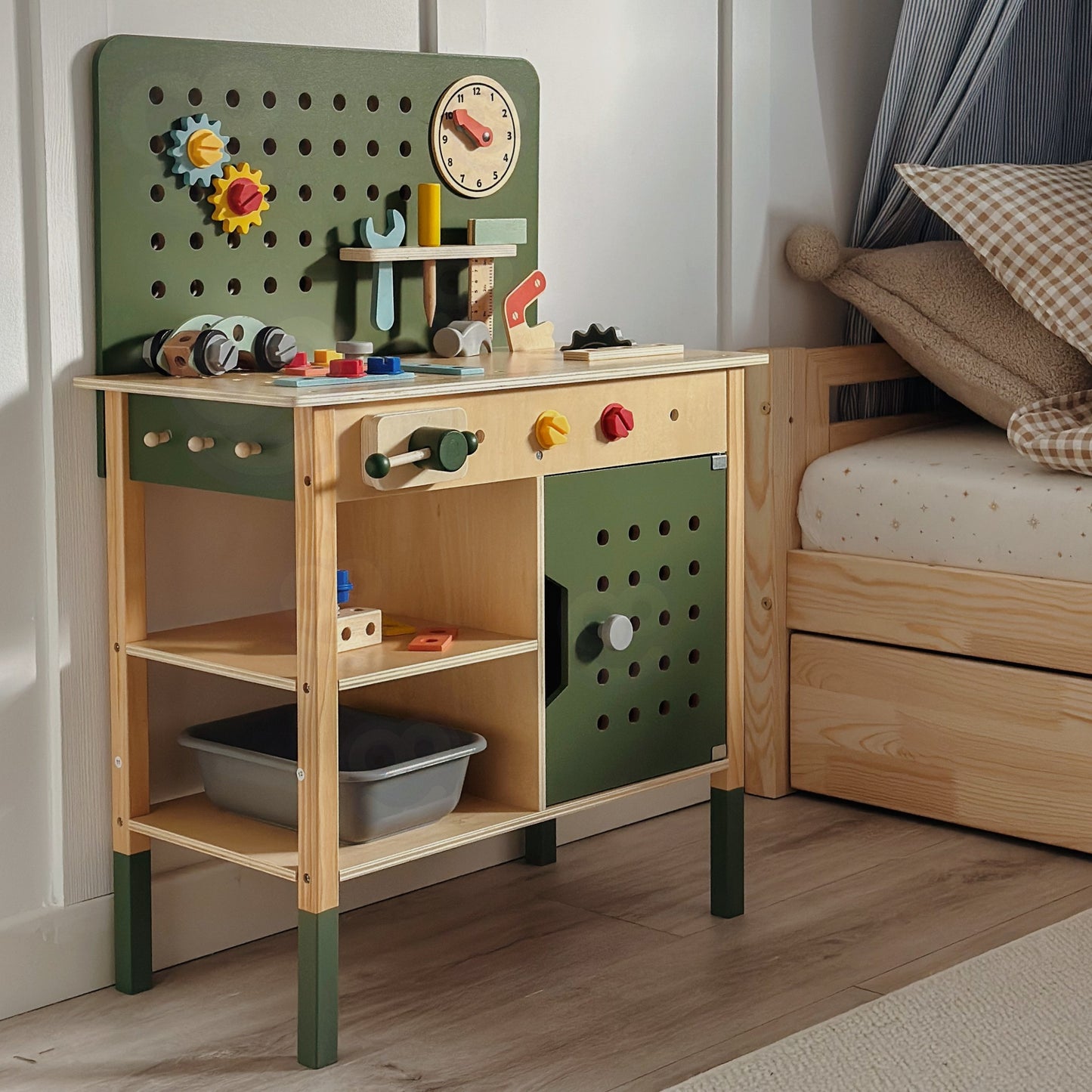 WOOPIE GREEN Medinis STEM Dirbtuvių Stalas su Įrankių Rinkiniu – vaizdas 7