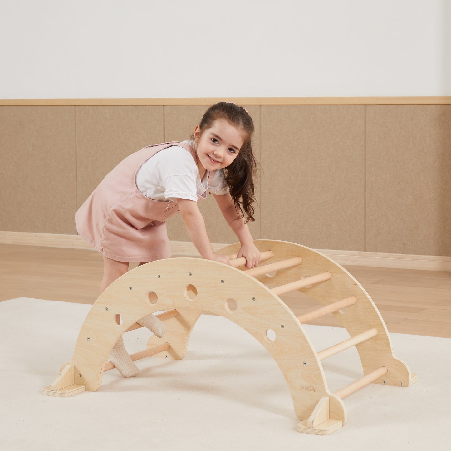 VIGA Medinis Montessori supamasis arkliukas – lavinamasis balanso žaislas