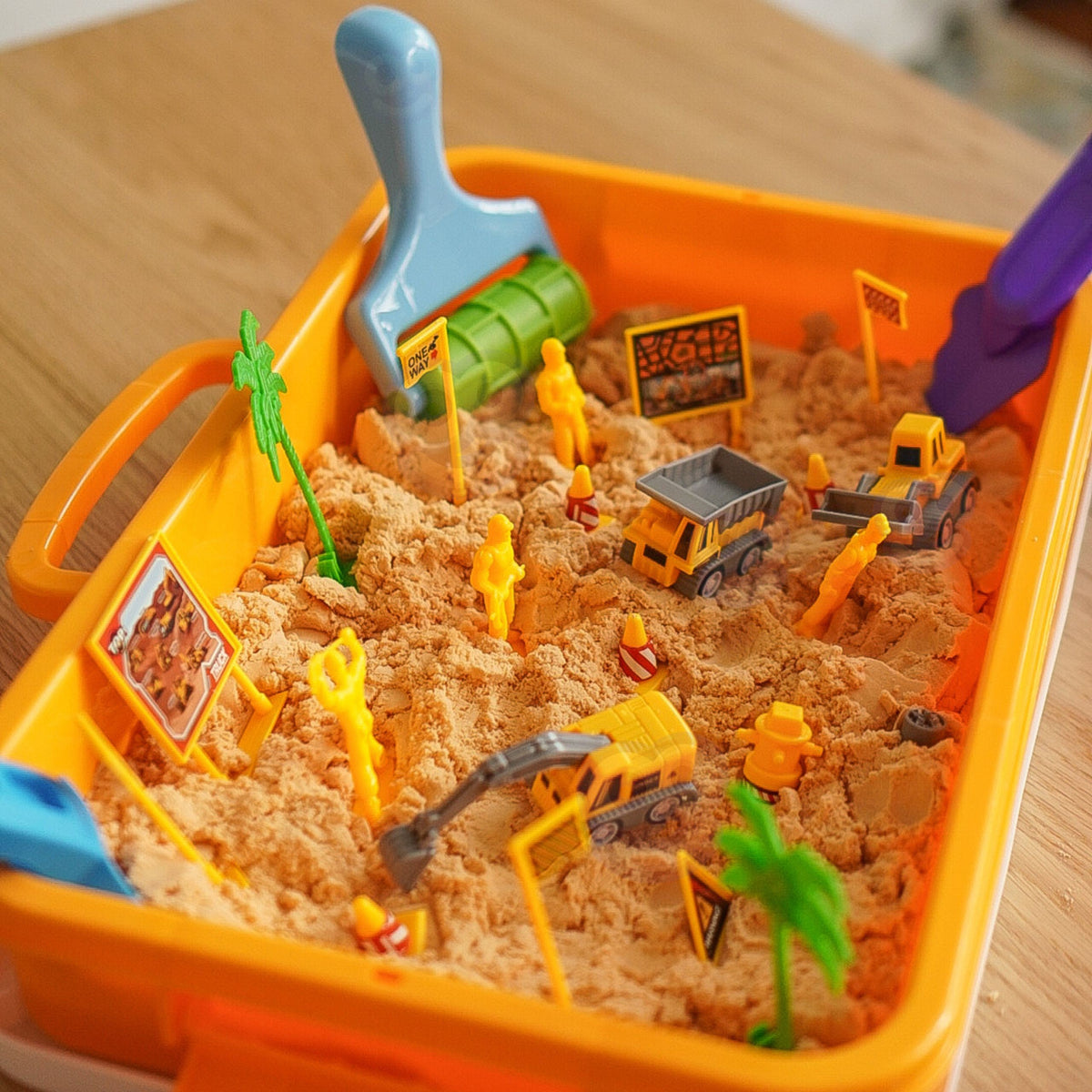WOOPIE Kinetic Sand XXL Statybų aikštelės rinkinys su formelėmis 1,5 kg
