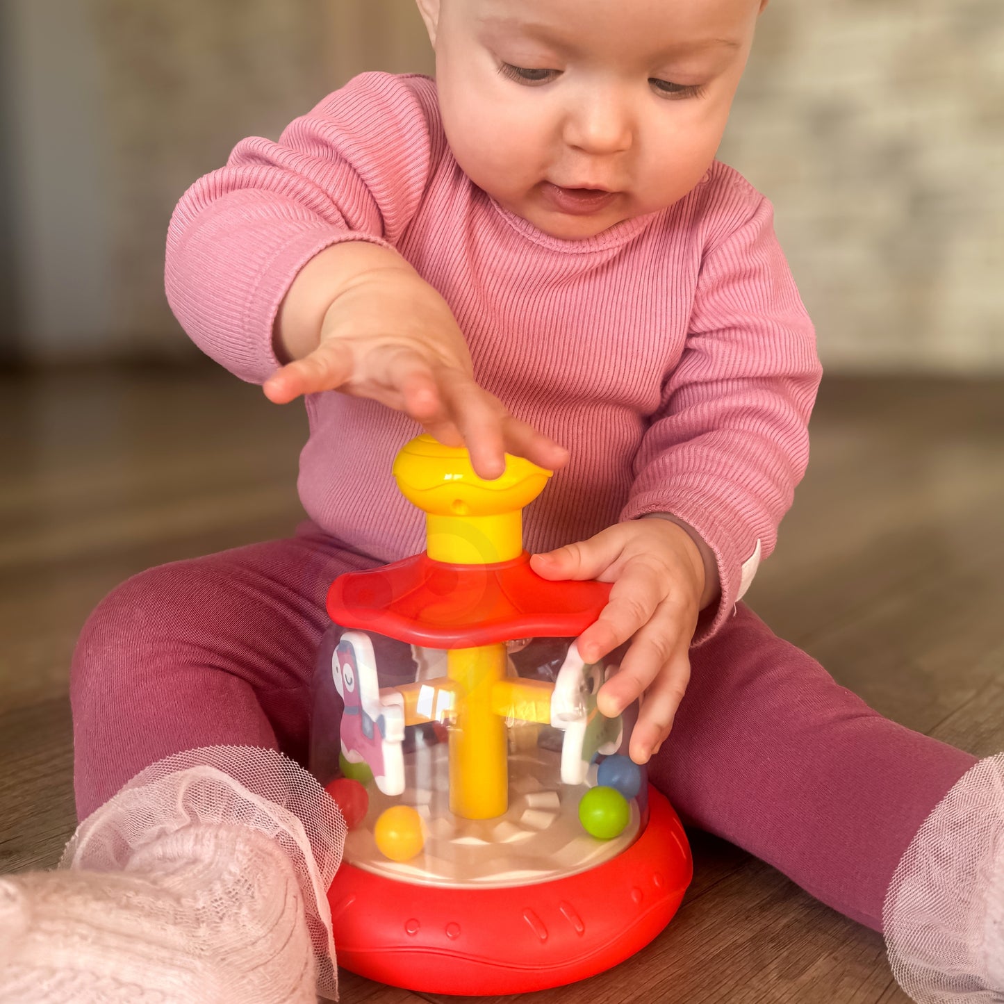 WOOPIE BABY Spalvingos Arkliukų Karuselė Suktukas Kūdikiams nuo 6 mėn.