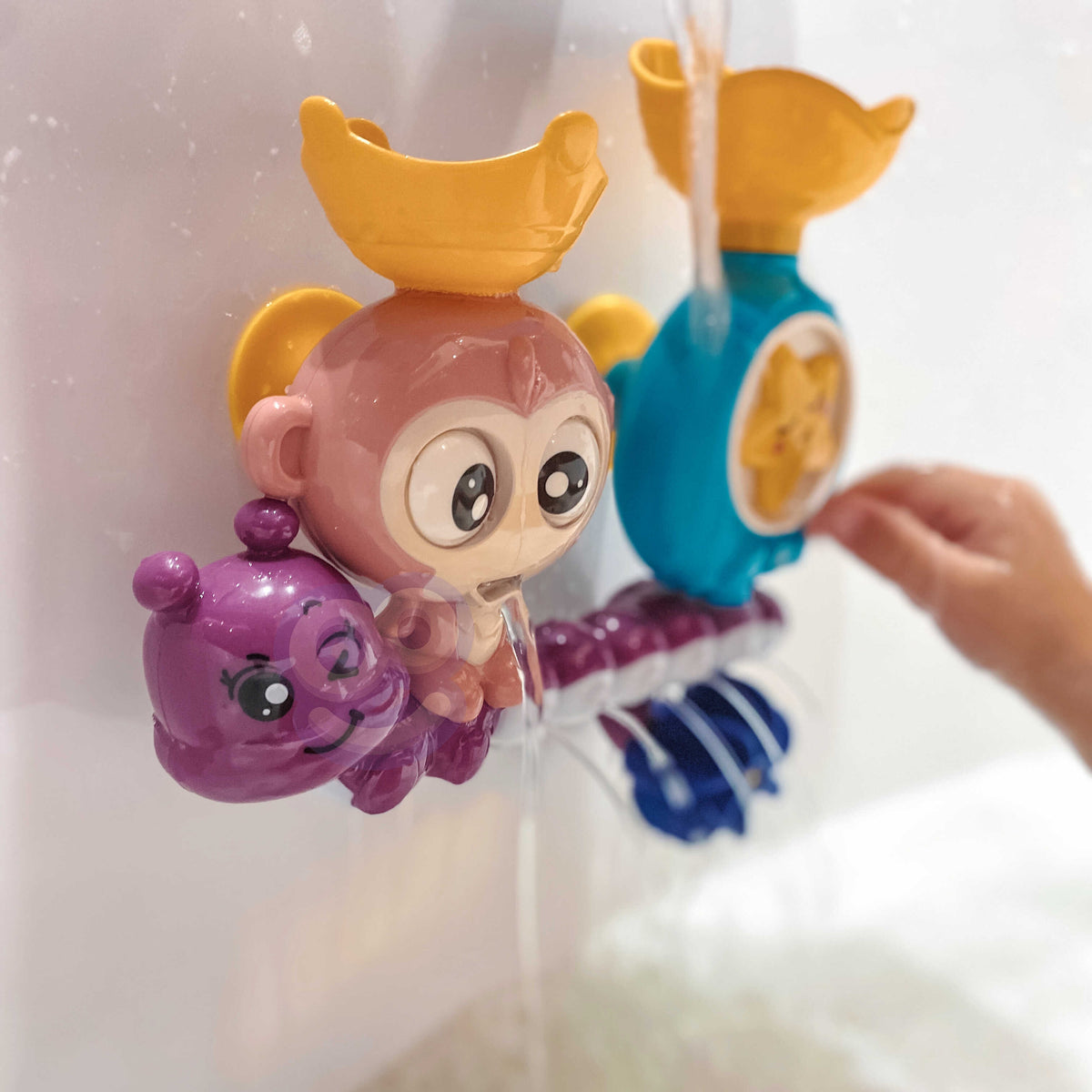 WOOPIE BABY Beždžionėlė – Vandens Žaislas su Puodeliu