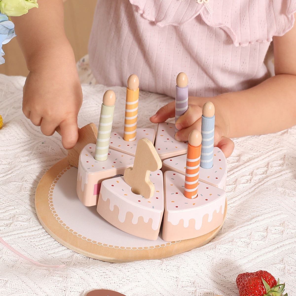 VIGA Medinis gimtadienio tortas pjaustymui su žvakutėmis