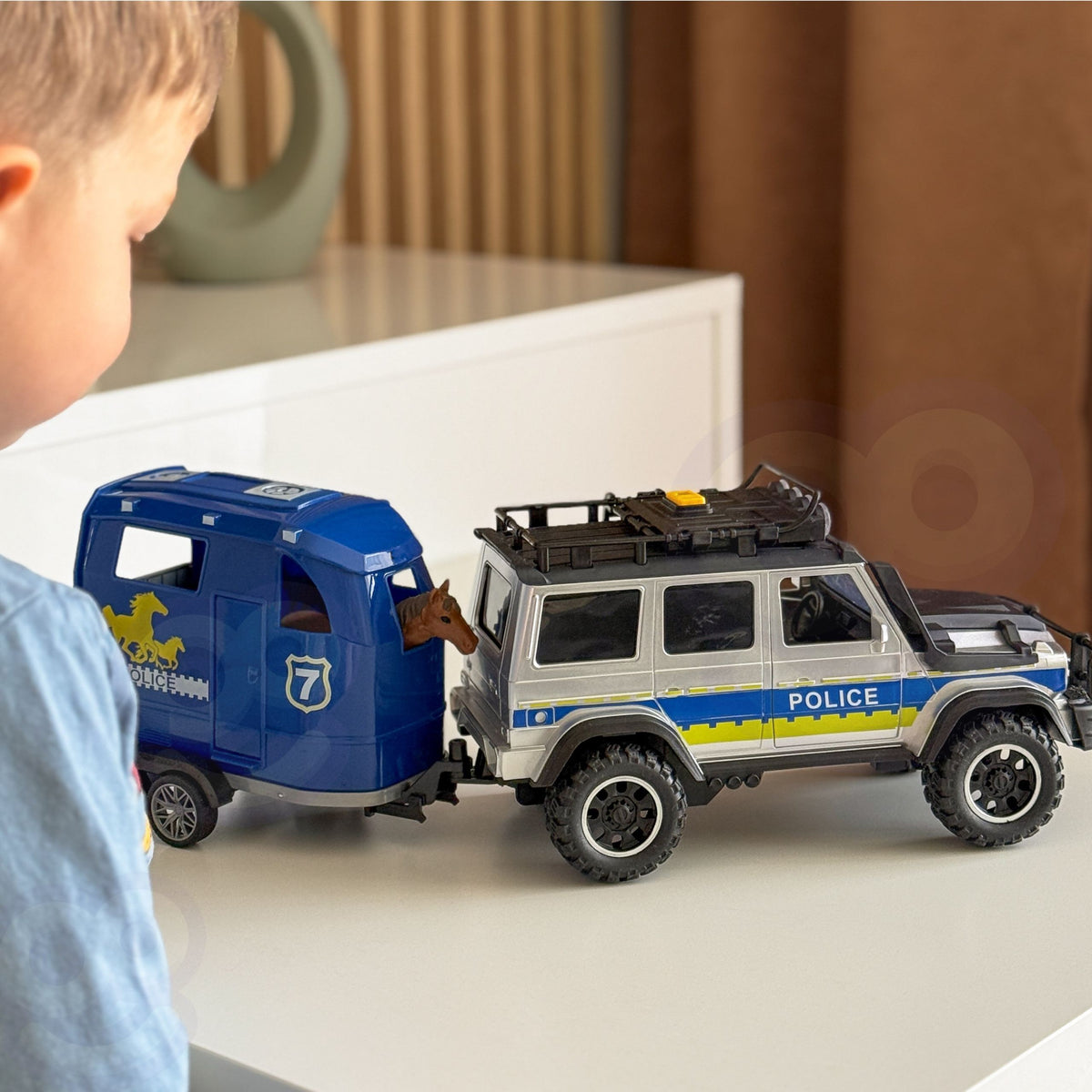WOOPIE Policijos visureigis su arklių priekaba, žaislinis rinkinys