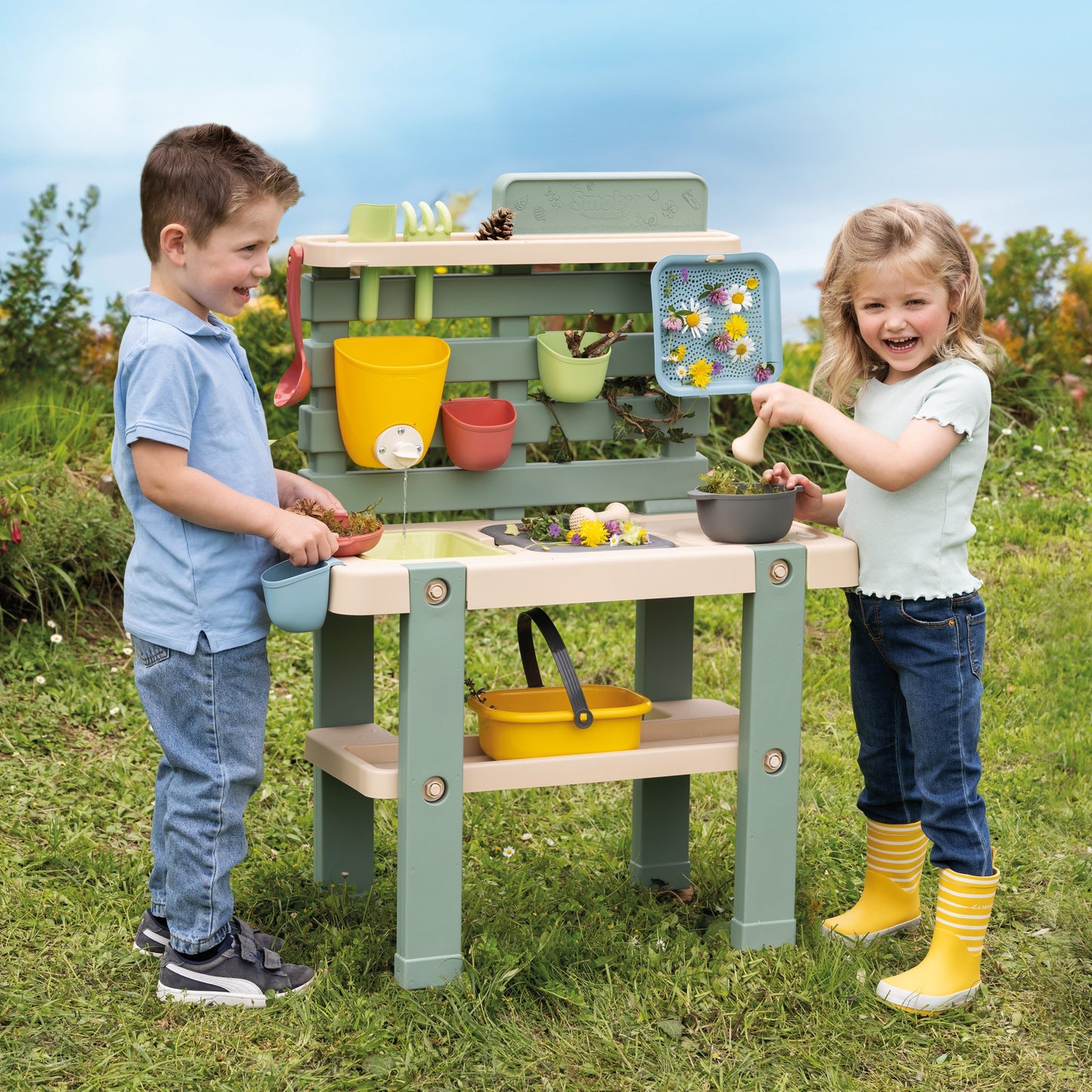 Smoby Life Vandens ir Smėlio Žaidimų Virtuvėlė Lauke