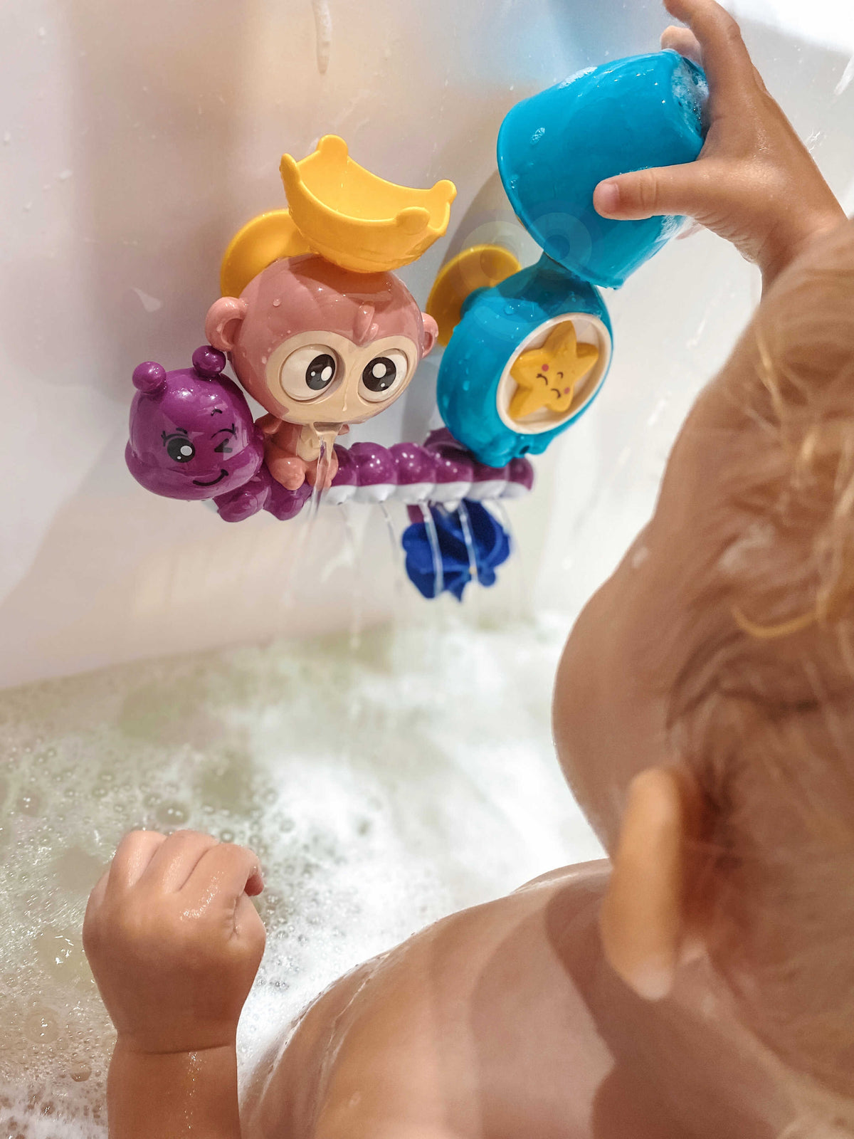 WOOPIE BABY Beždžionėlė – Vandens Žaislas su Puodeliu