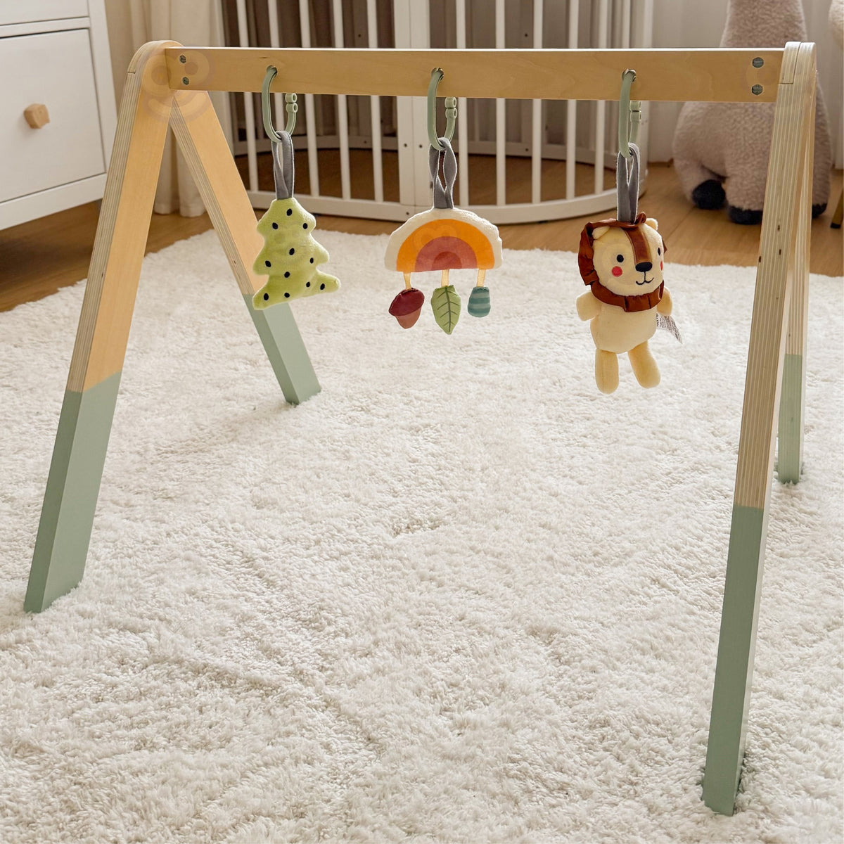 TOOKY TOY Lavinamasis Gimnastikos Stovas su 3 Pliušiniais Žaisliukais