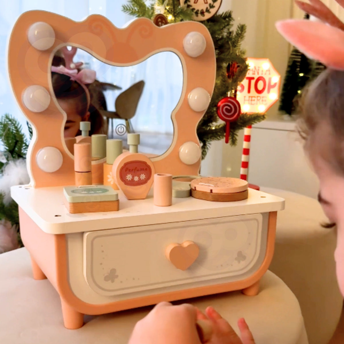 TOOKY TOY Medinis Kosmetinis Staliukas su LED Veidrodžiu