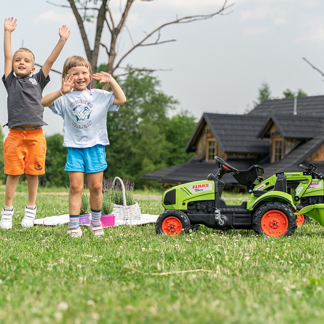 Falk Claas Arion 410 Minitraktoris su Priekaba ir Kaušu, 2-5 m.