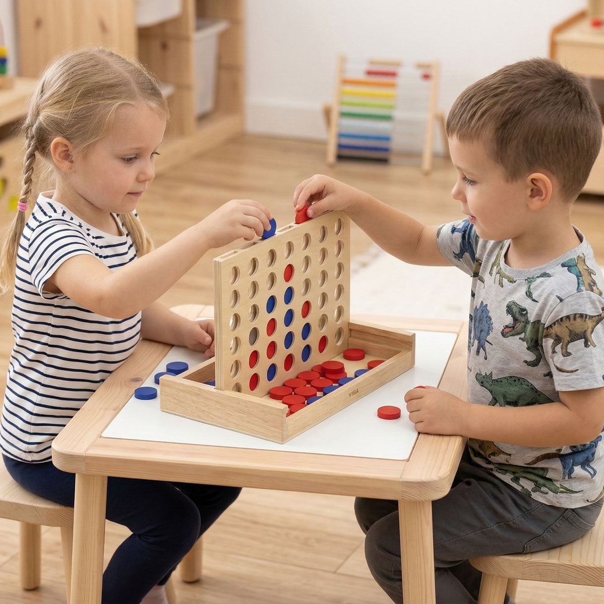 VIGA Medinė Stalo Žaidimas 4 Iš Eilės – Šeimos Strateginis Žaidimas