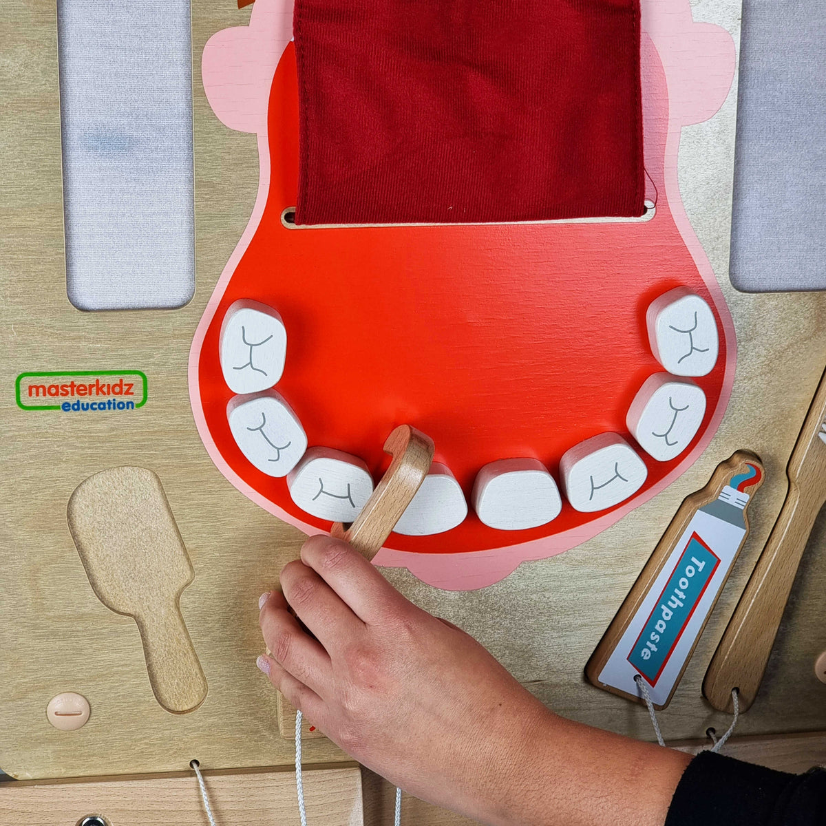 MASTERKIDZ Burnos higienos Montessori sieninė lenta