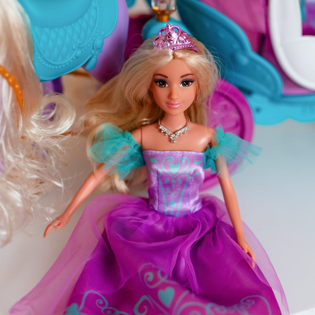 WOOPIE ROYAL Princesės Lily lėlė su magišku karieta – rinkinys