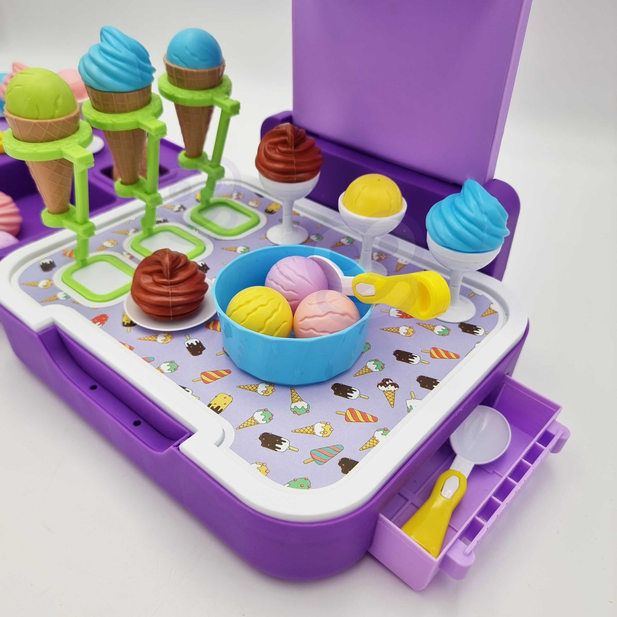 WOOPIE Žaislinė Ledainė 3 in 1 Lagaminas – Virtuvėlė, Parduotuvė, Ledainė, 62 detalės