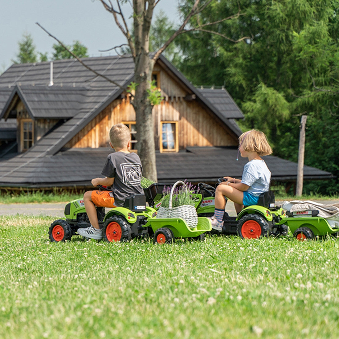 Falk Claas Arion 410 Minitraktoris su Priekaba ir Kaušu, 2-5 m.