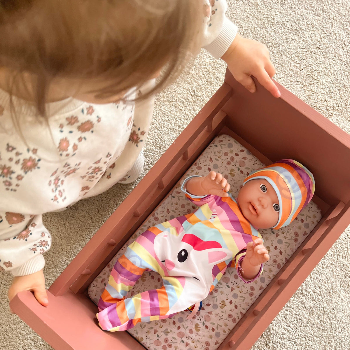 WOOPIE ROYAL Lėlės Drabužių Rinkinys Kombinezonas Vienaragio Kepurė 43-46 cm