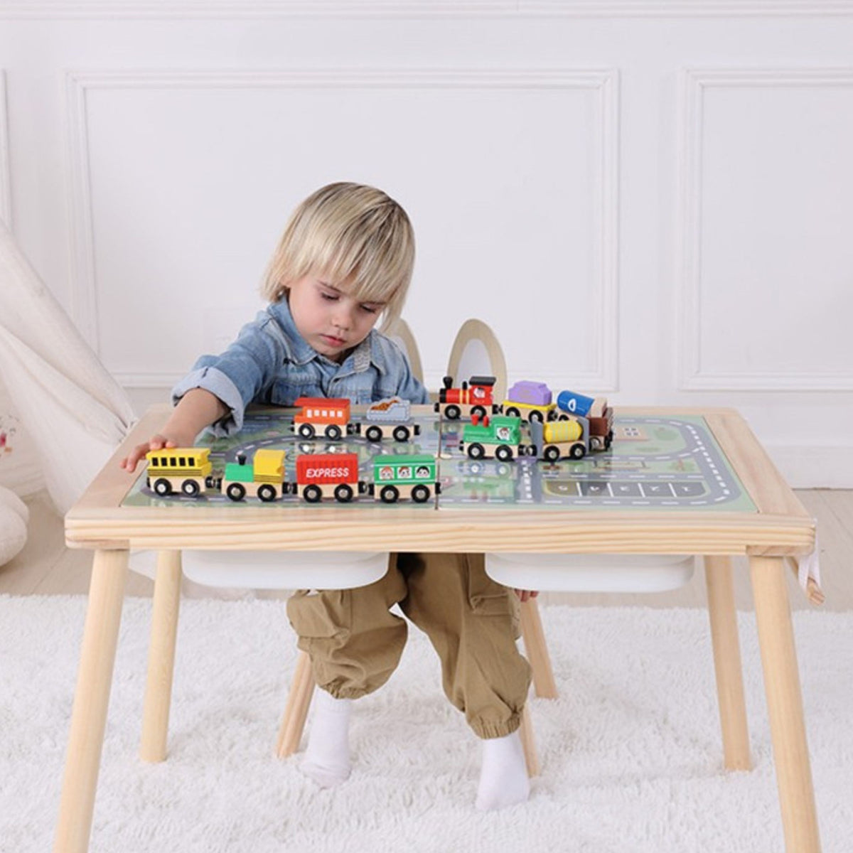WOOPIE GREEN Medinis 4-in-1 Žaidimų Stalas su Miesto Žemėlapiu