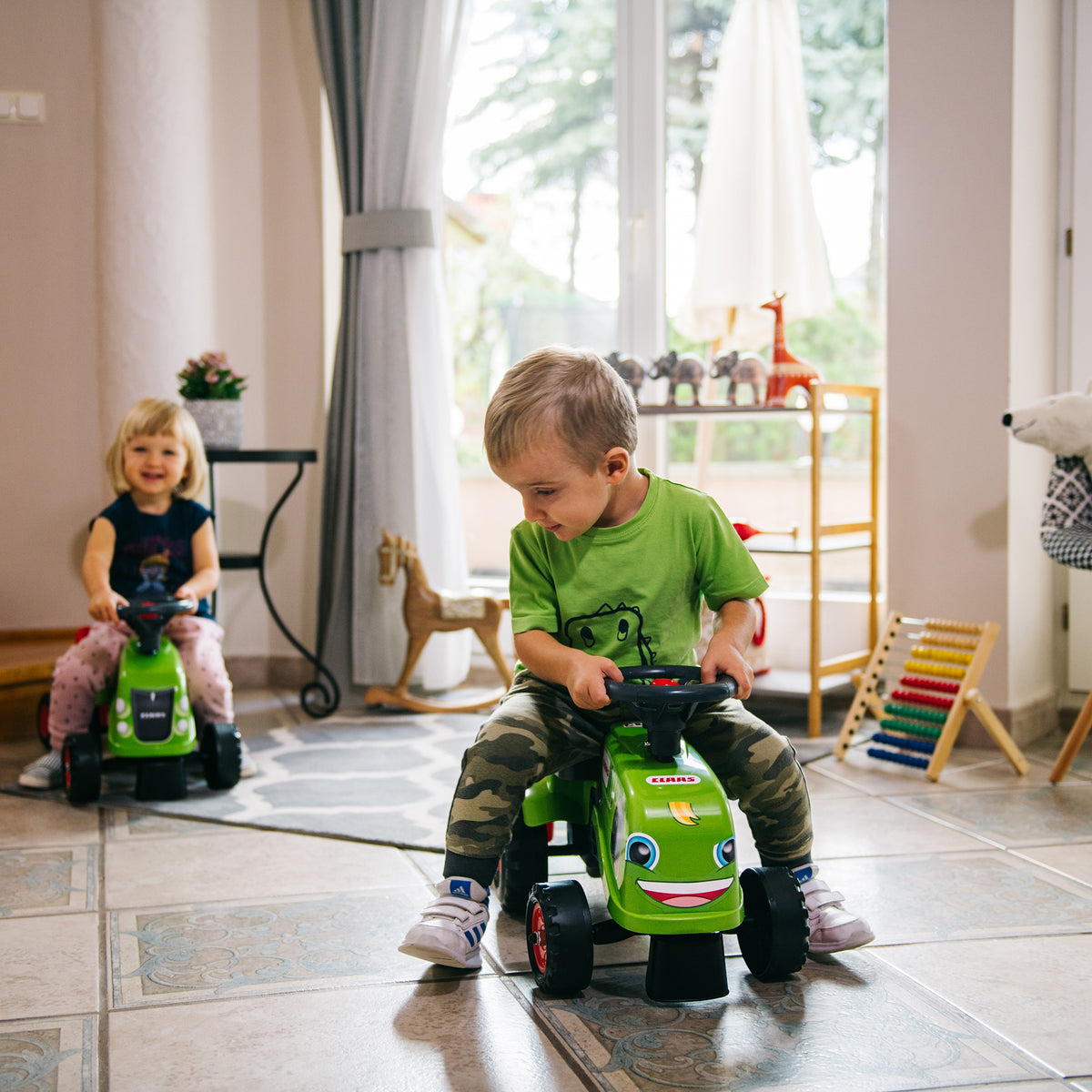 FALK Traktorius-paspirtukas Baby Claas, žalias, su priekaba ir priedais (nuo 1 metų) – vaizdas 3