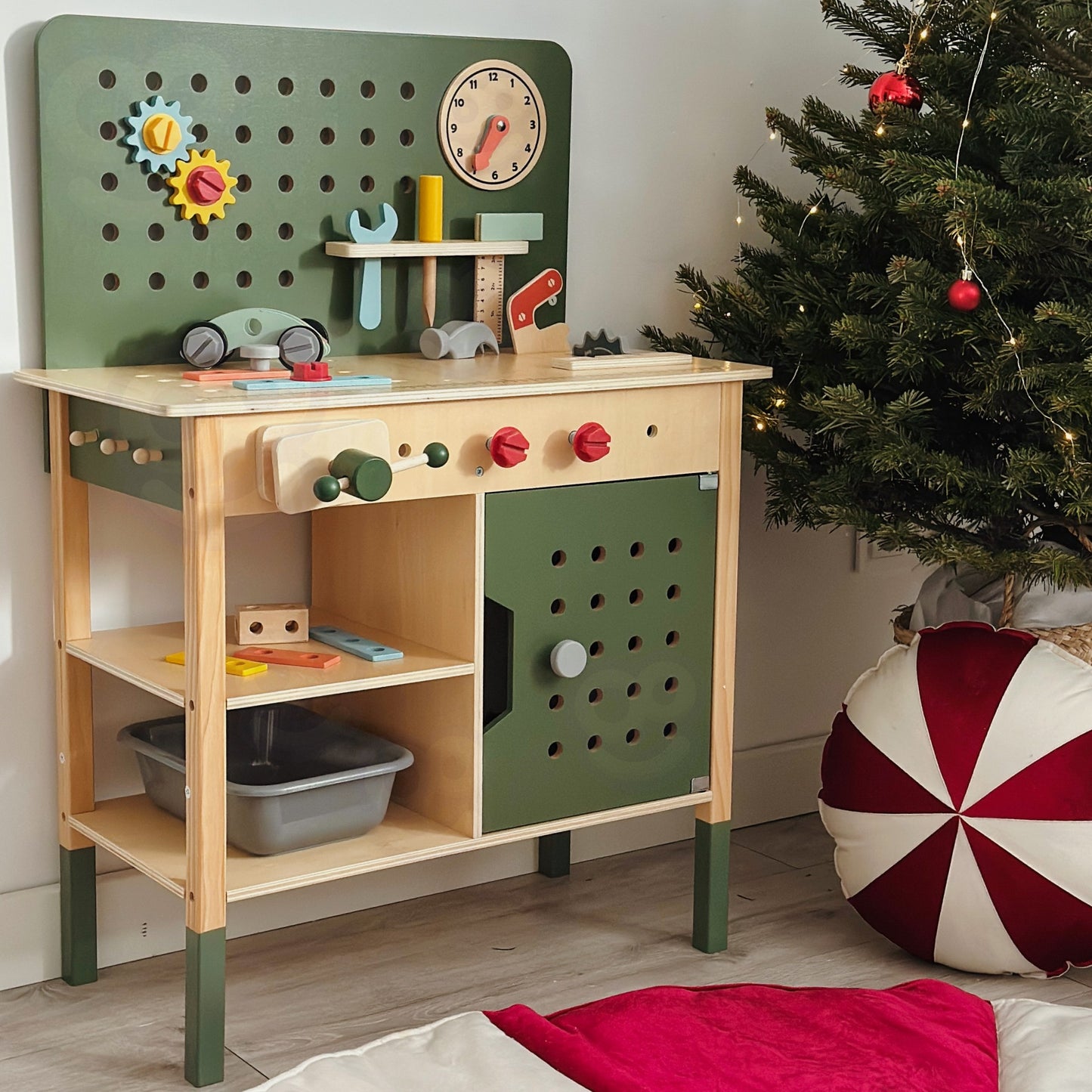 WOOPIE GREEN Medinis STEM Dirbtuvių Stalas su Įrankių Rinkiniu – vaizdas 2