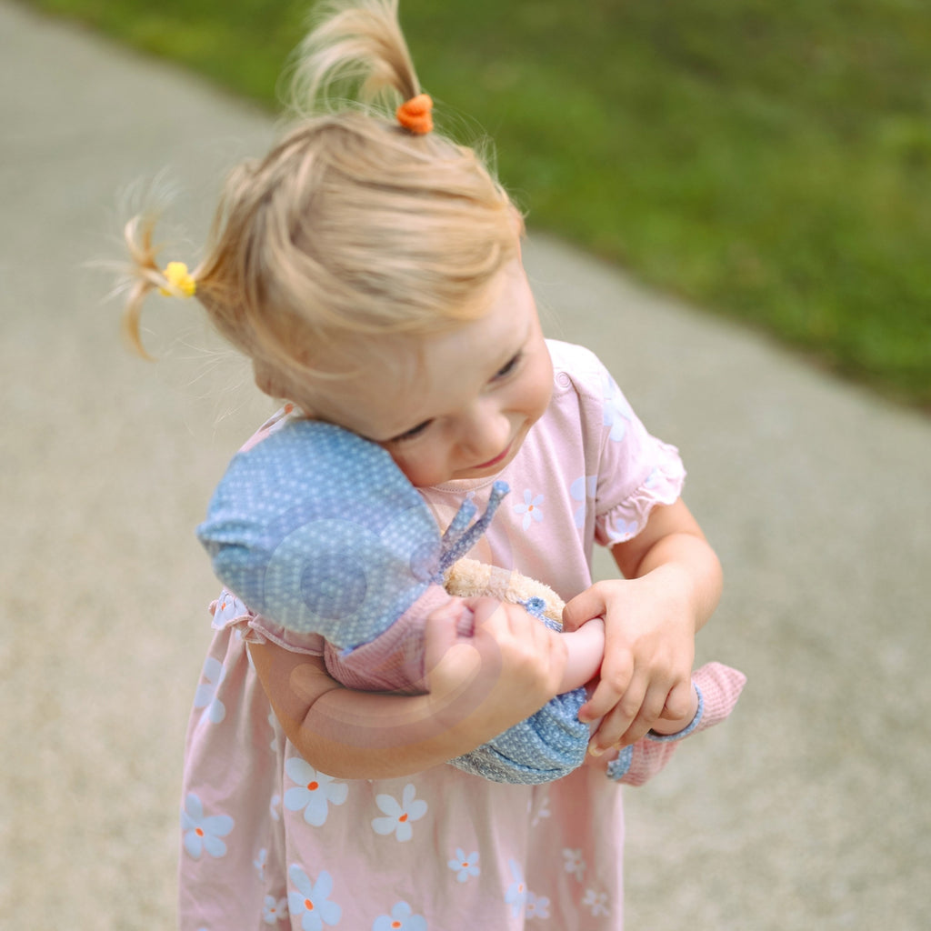 WOOPIE ROYAL Kūdikėlio lėlė 36 cm meškiuko kostiumėlyje su maitinimo priedais