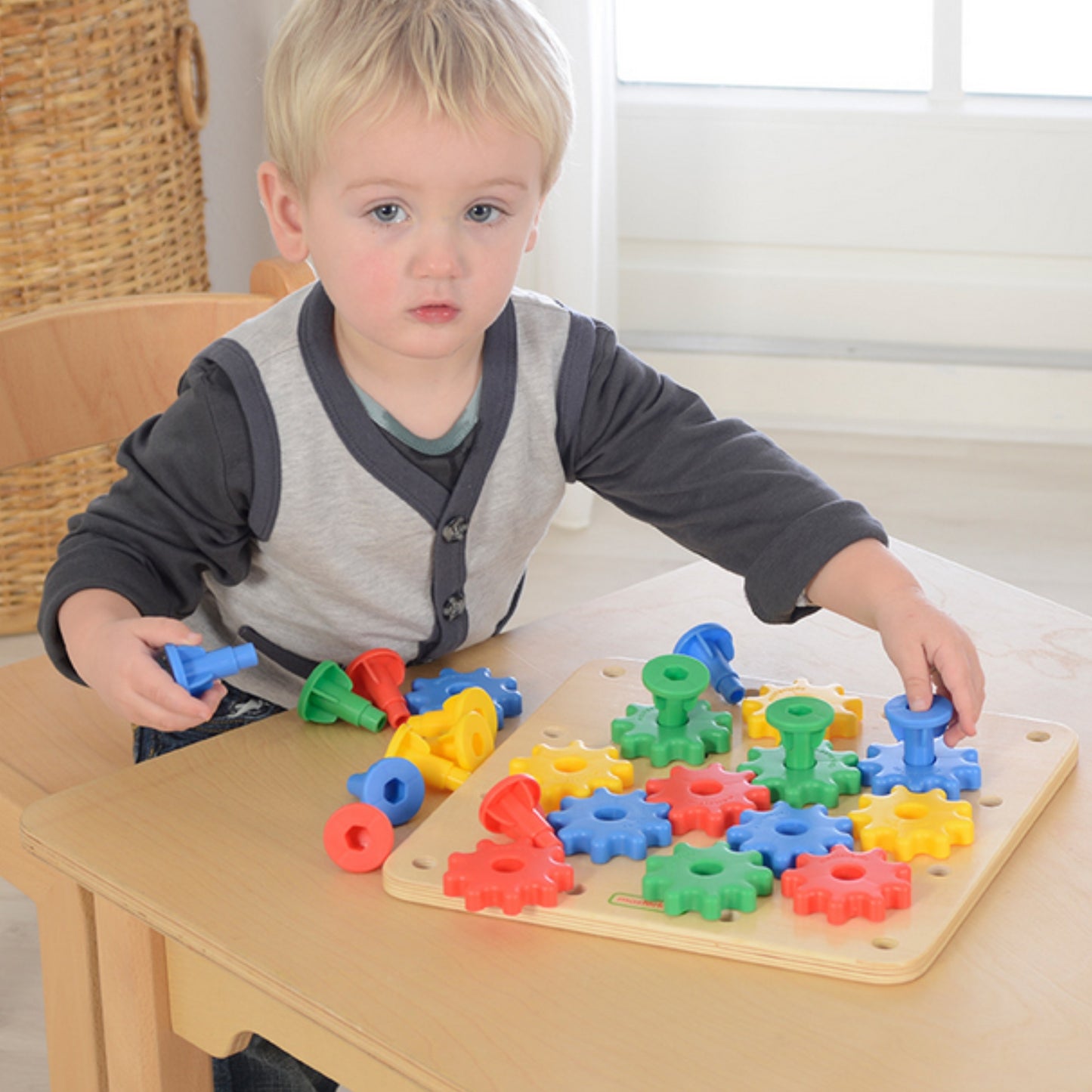 MASTERKIDZ Montessori krumpliaračių mechanizmo lentelė – konstruktorius