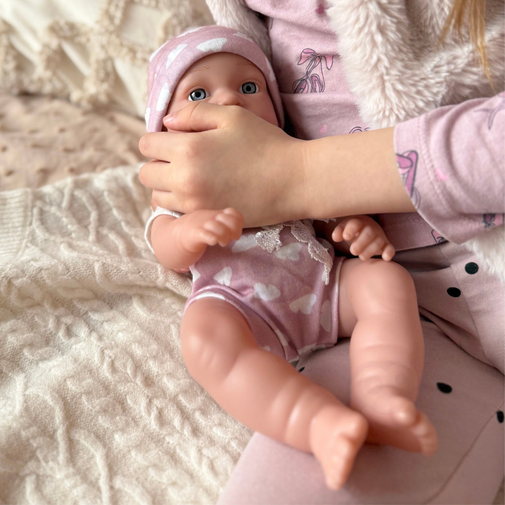 WOOPIE ROYAL Kūdikėlio lėlė 36 cm rožiniame kostiume su priedais