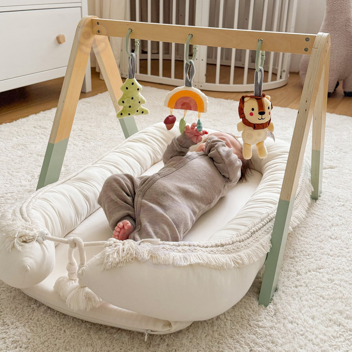 TOOKY TOY Lavinamasis Gimnastikos Stovas su 3 Pliušiniais Žaisliukais