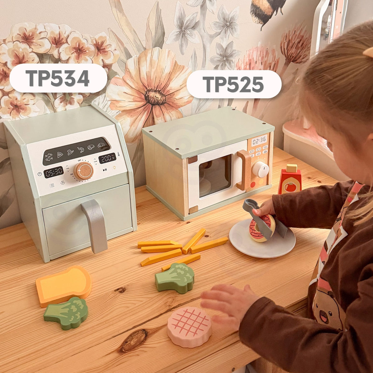 TOOKY TOY Medinė Mikrobangų Krosnelė su Maisto Rinkiniu