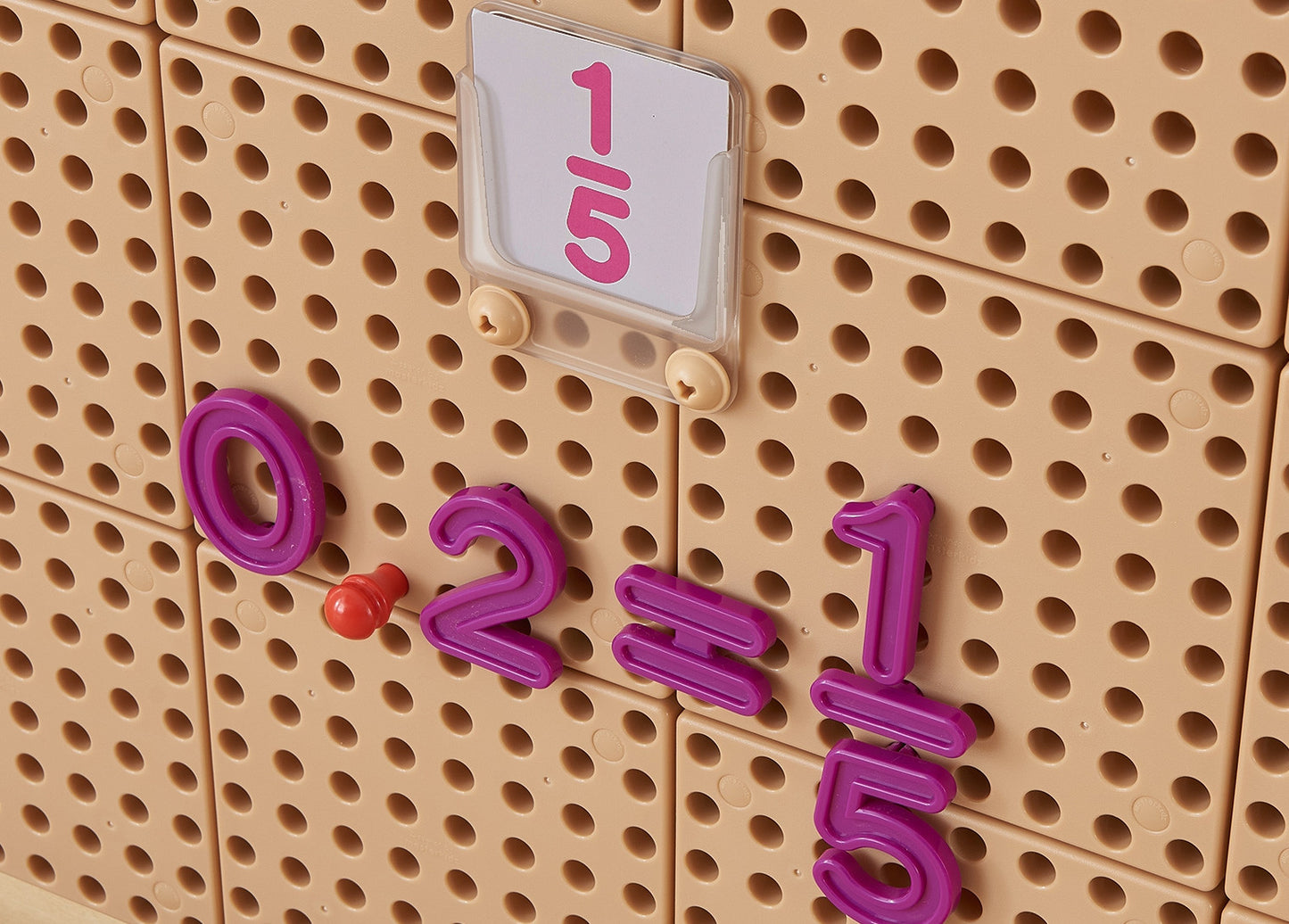MASTERKIDZ Skaičiai ir simboliai STEM sienelėms 82 vnt. matematikos rinkinys