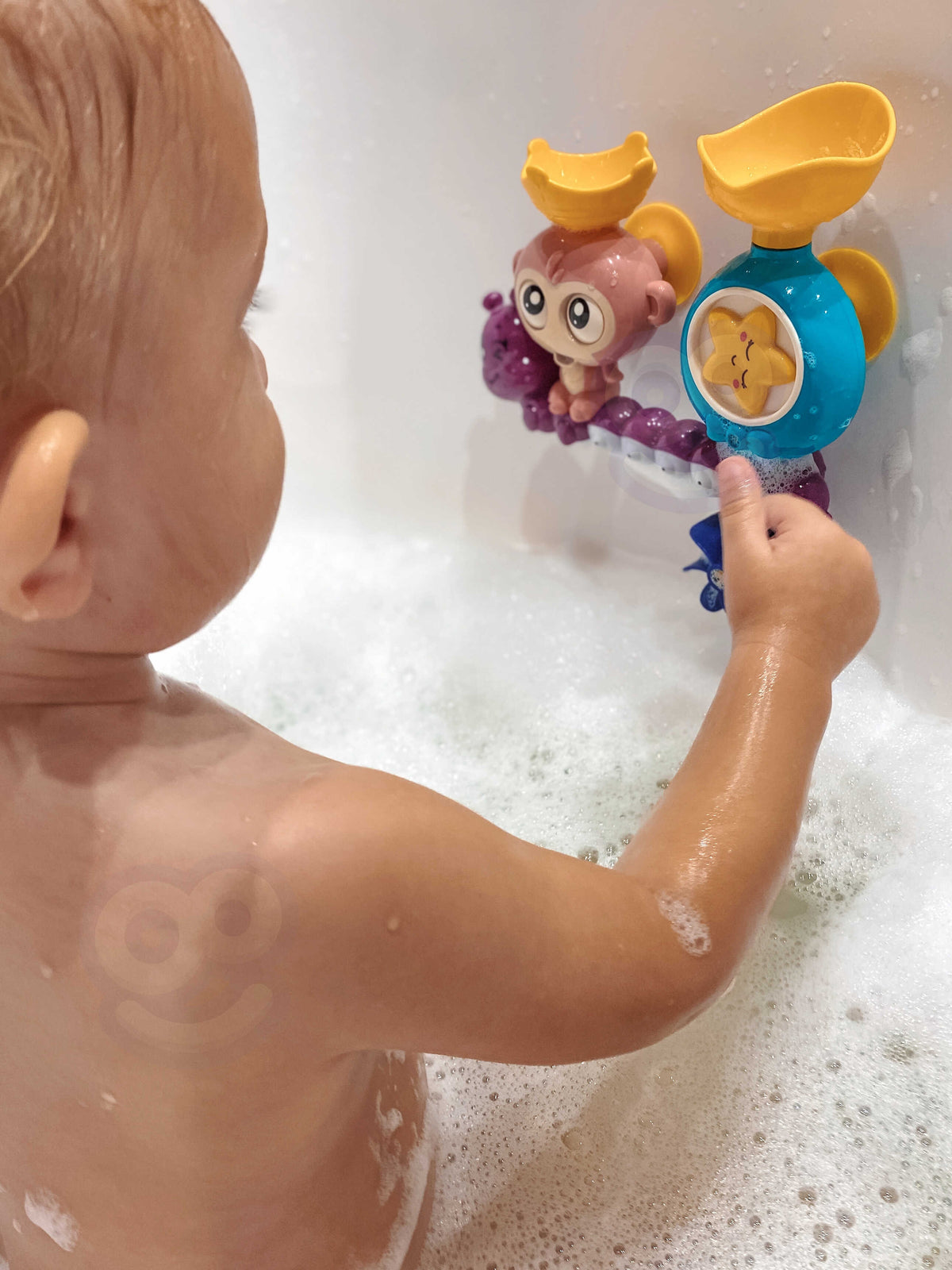 WOOPIE BABY Beždžionėlė – Vandens Žaislas su Puodeliu