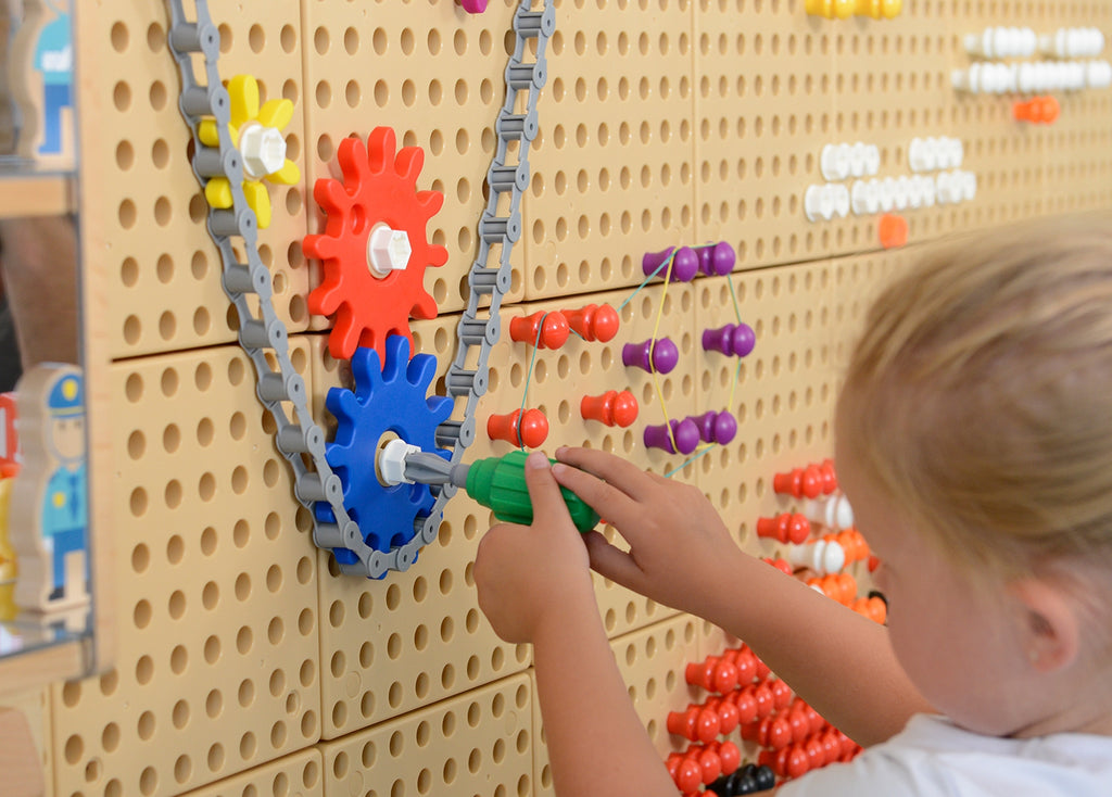 MASTERKIDZ STEM priedų rinkinys: kaiščiai, varžtai, įrankiai (352 dalys) – vaizdas 5