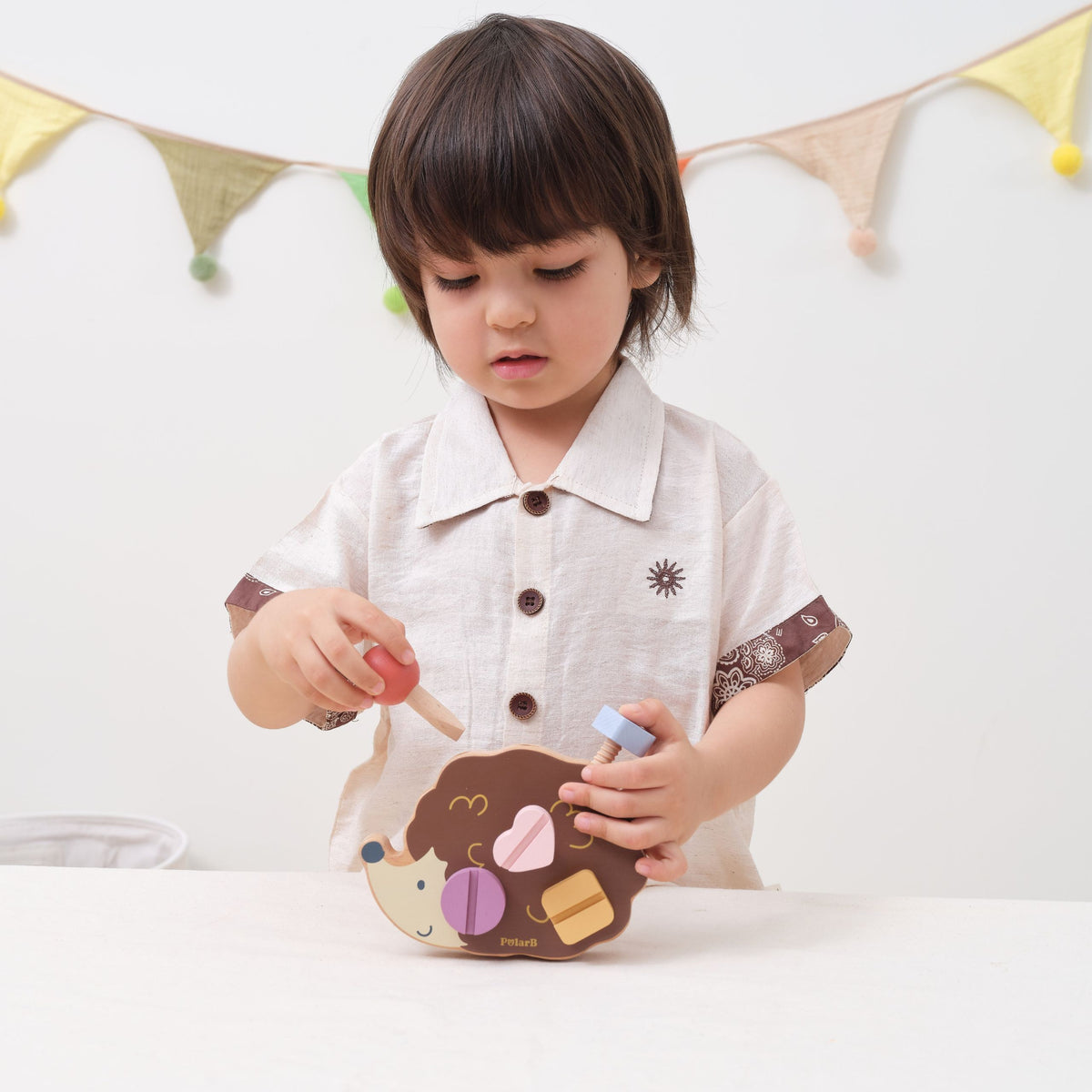 VIGA PolarB Medinis Ežiukas su Montessori Varžtais