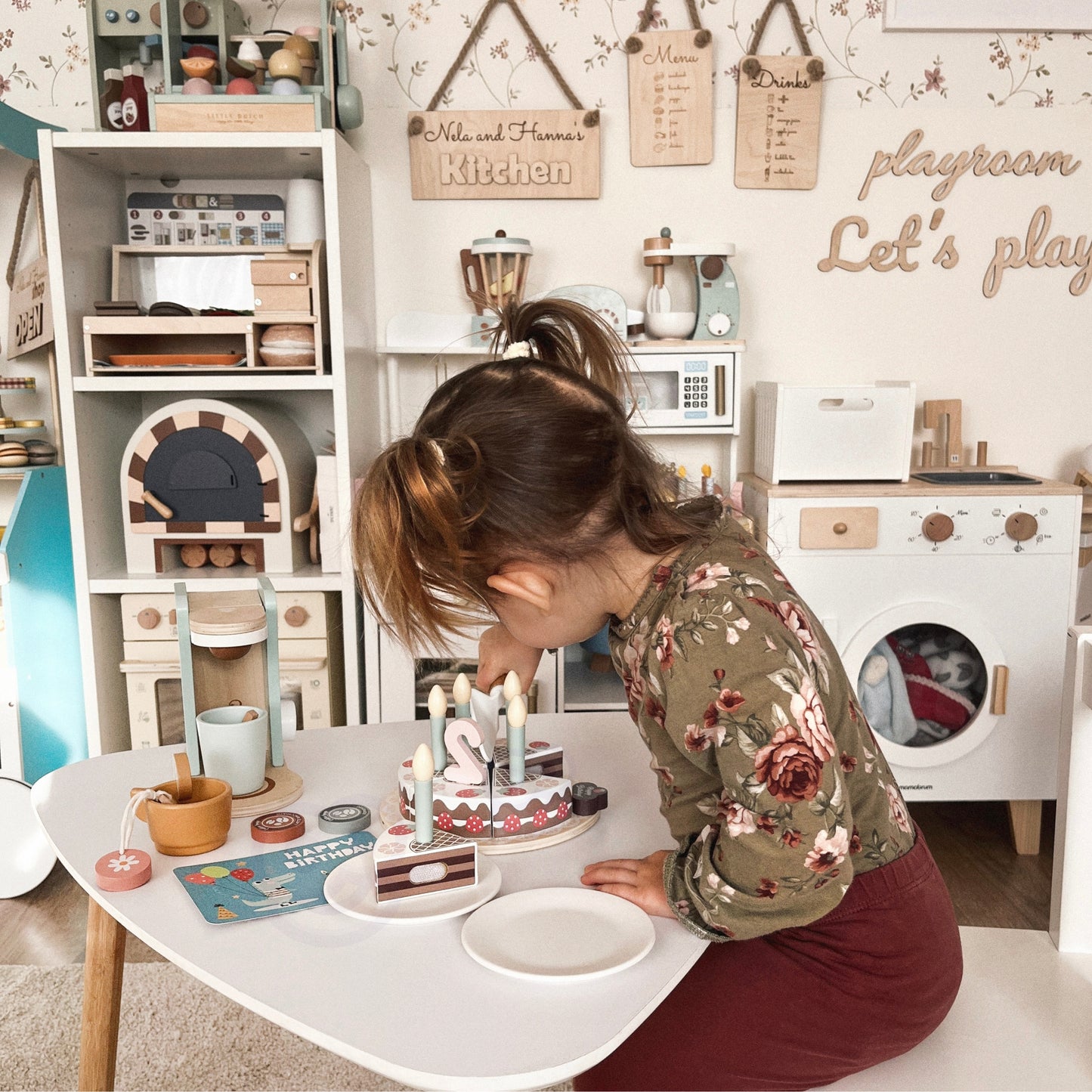 TOOKY TOY Medinis pjaustomas gimtadienio tortas su lipdukais, žvakutėmis ir atvirute, 20 dalių – vaizdas 2