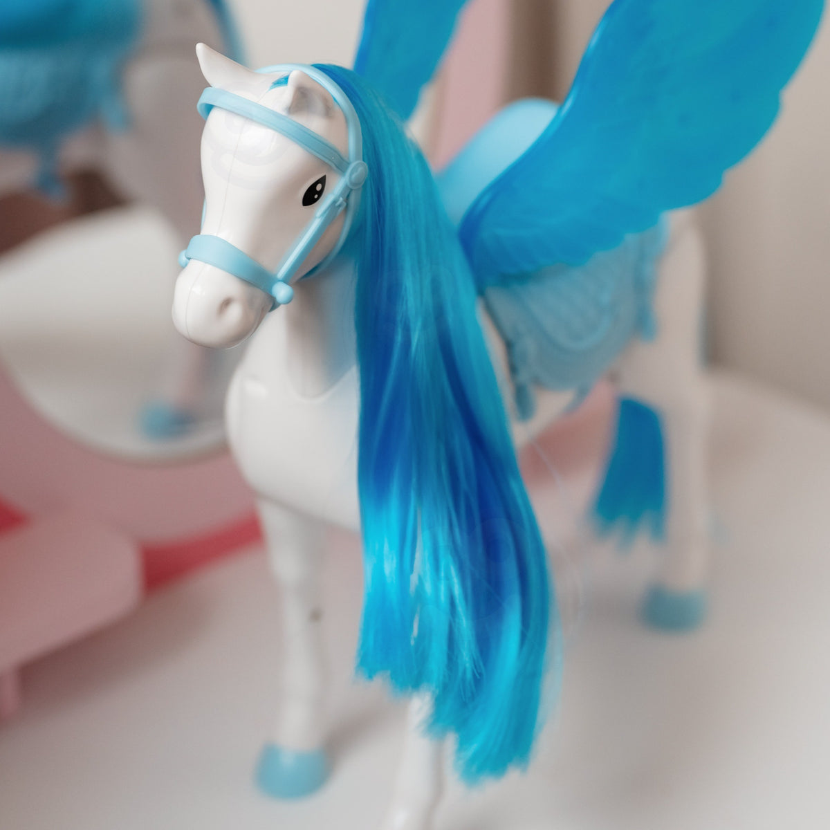 WOOPIE ROYAL Interaktyvus Pegasas Lili – Žaislas Mažajai Princesei