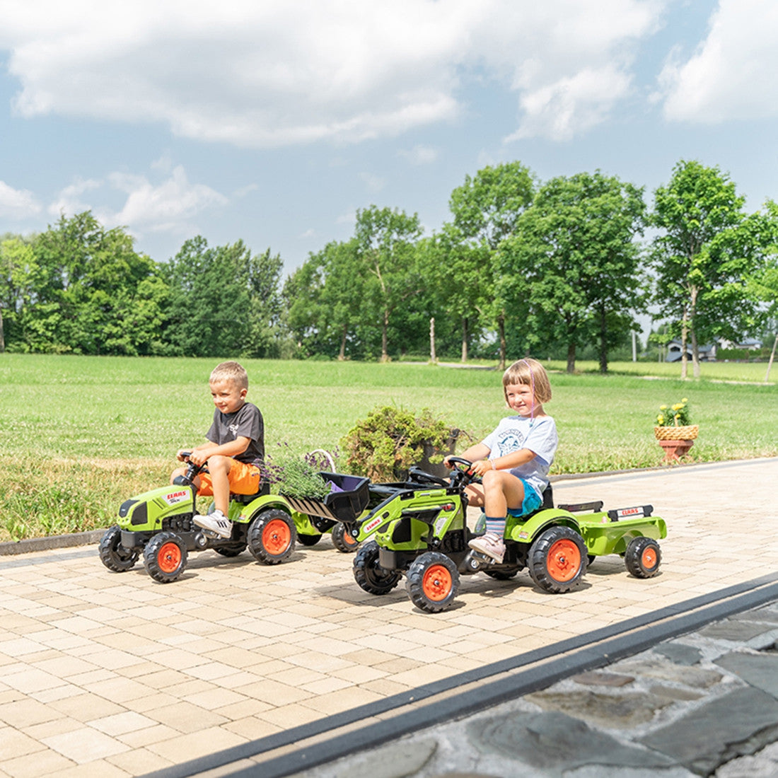 Falk Claas Arion 410 Minitraktoris su Priekaba ir Kaušu, 2-5 m.