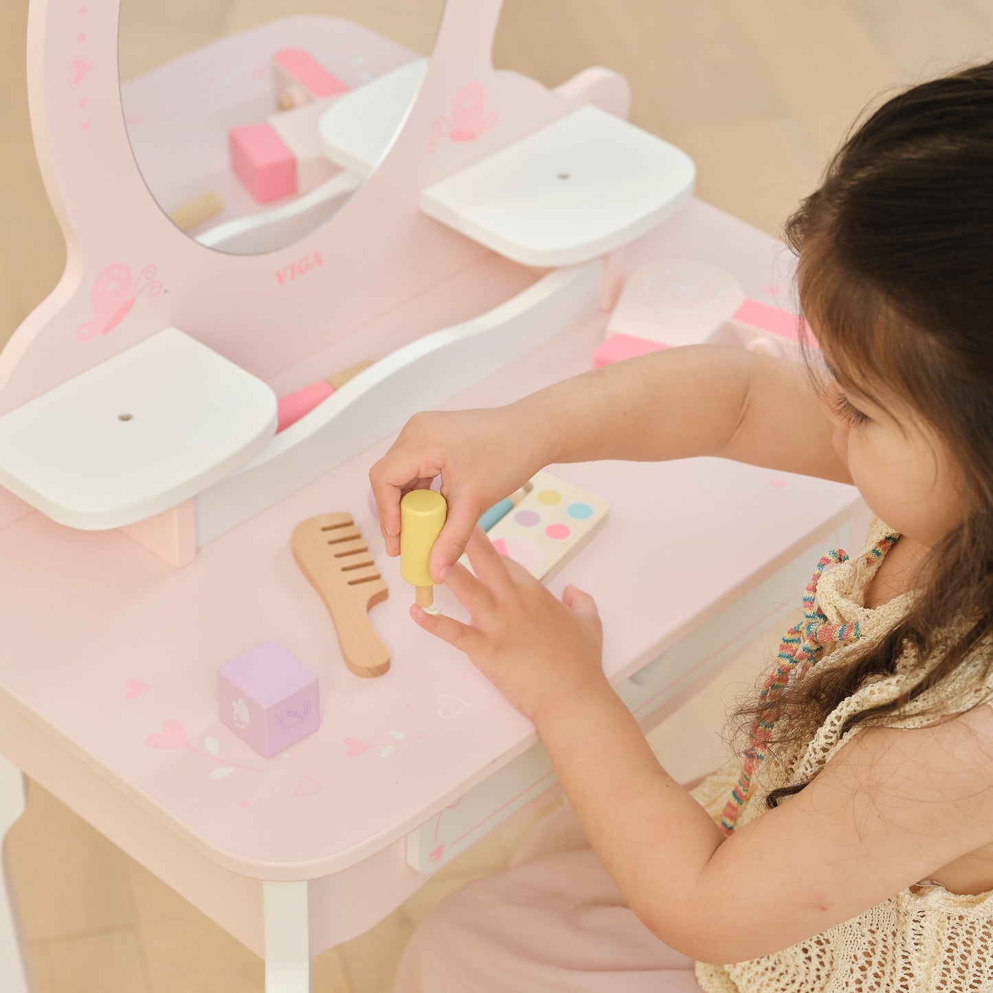 VIGA Didelis medinis kosmetinis staliukas, baltas/rožinis, su kėdute – vaizdas 7
