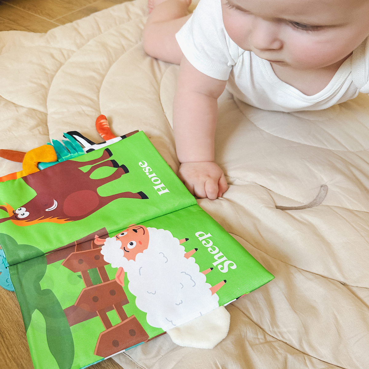 WOOPIE BABY šlamanti pažintinė knygelė su gyvūnų uodegomis