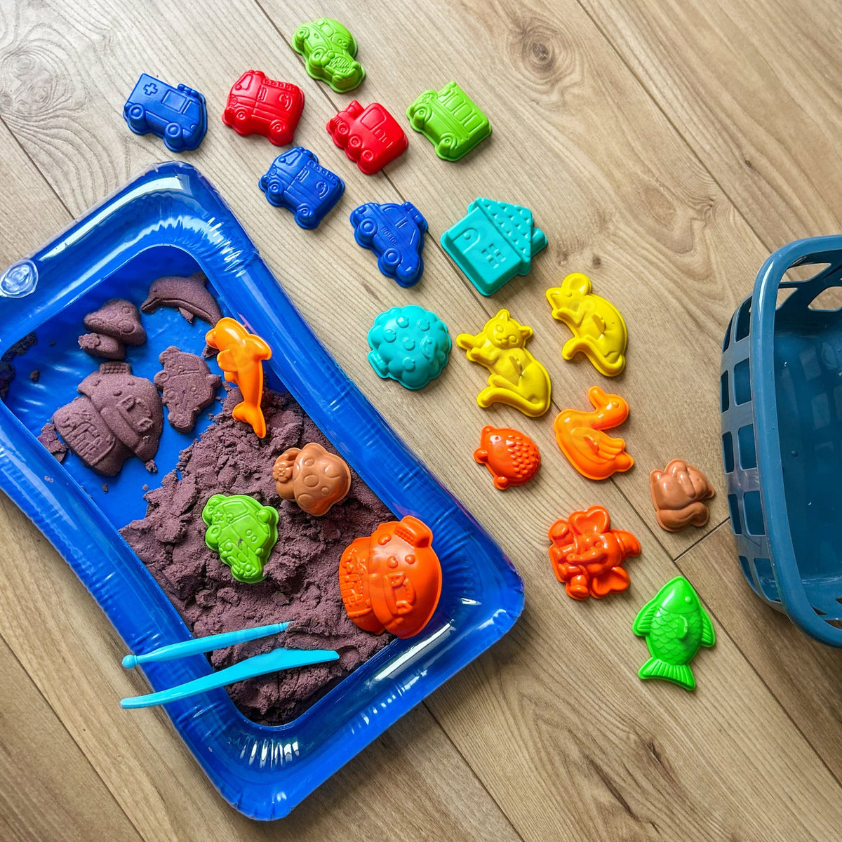 WOOPIE Kinetinis Smėlis 0,8 kg Krepšelyje su Formelėmis