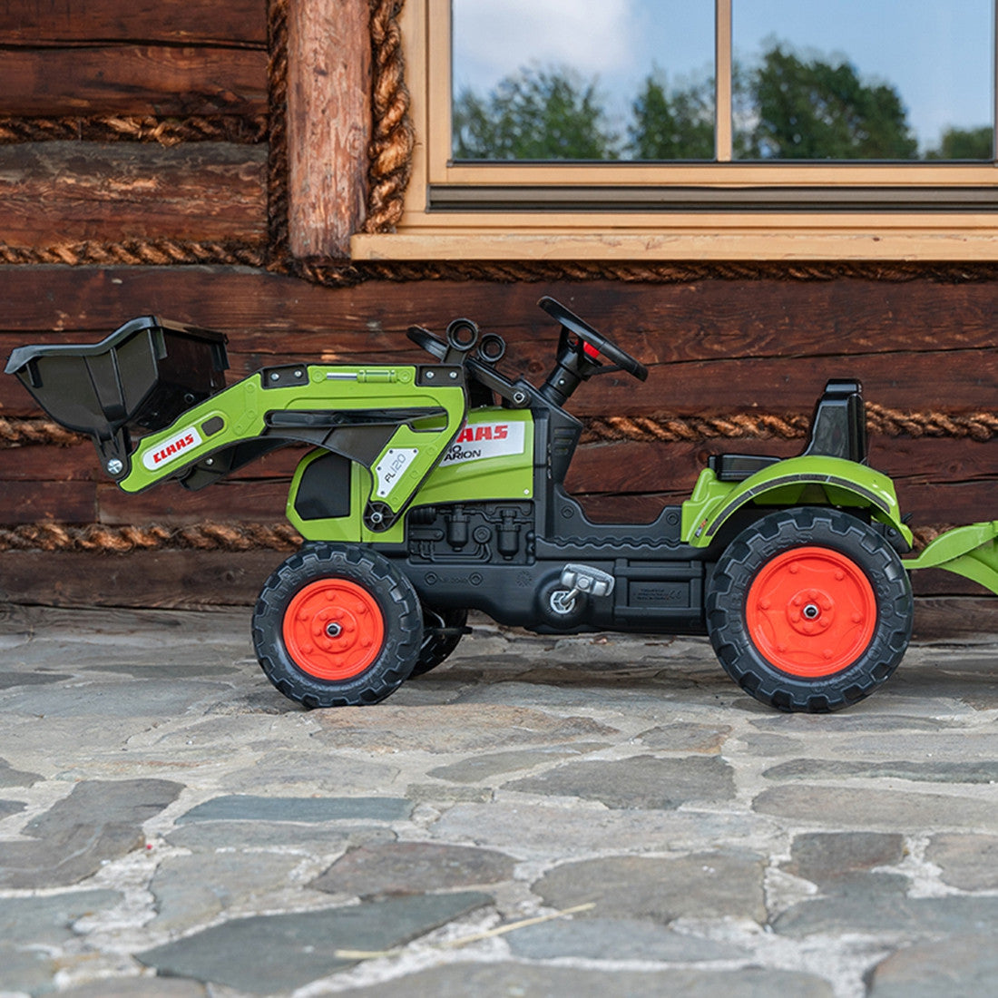 Falk Claas Arion 410 Minitraktoris su Priekaba ir Kaušu, 2-5 m.