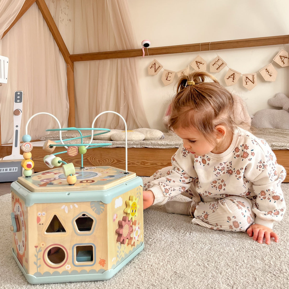 TOOKY TOY Medinė Montessori šešiakampė dėžė su veikla