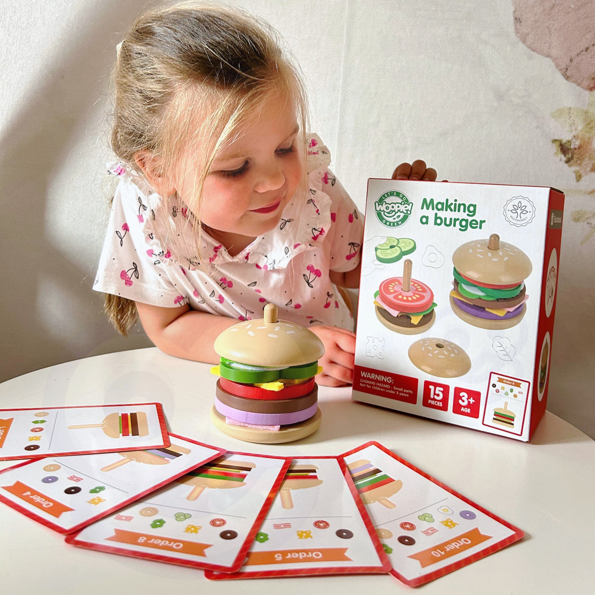 WOOPIE GREEN Medinė mėsainių dėlionė vaikams, 15 dalių FSC