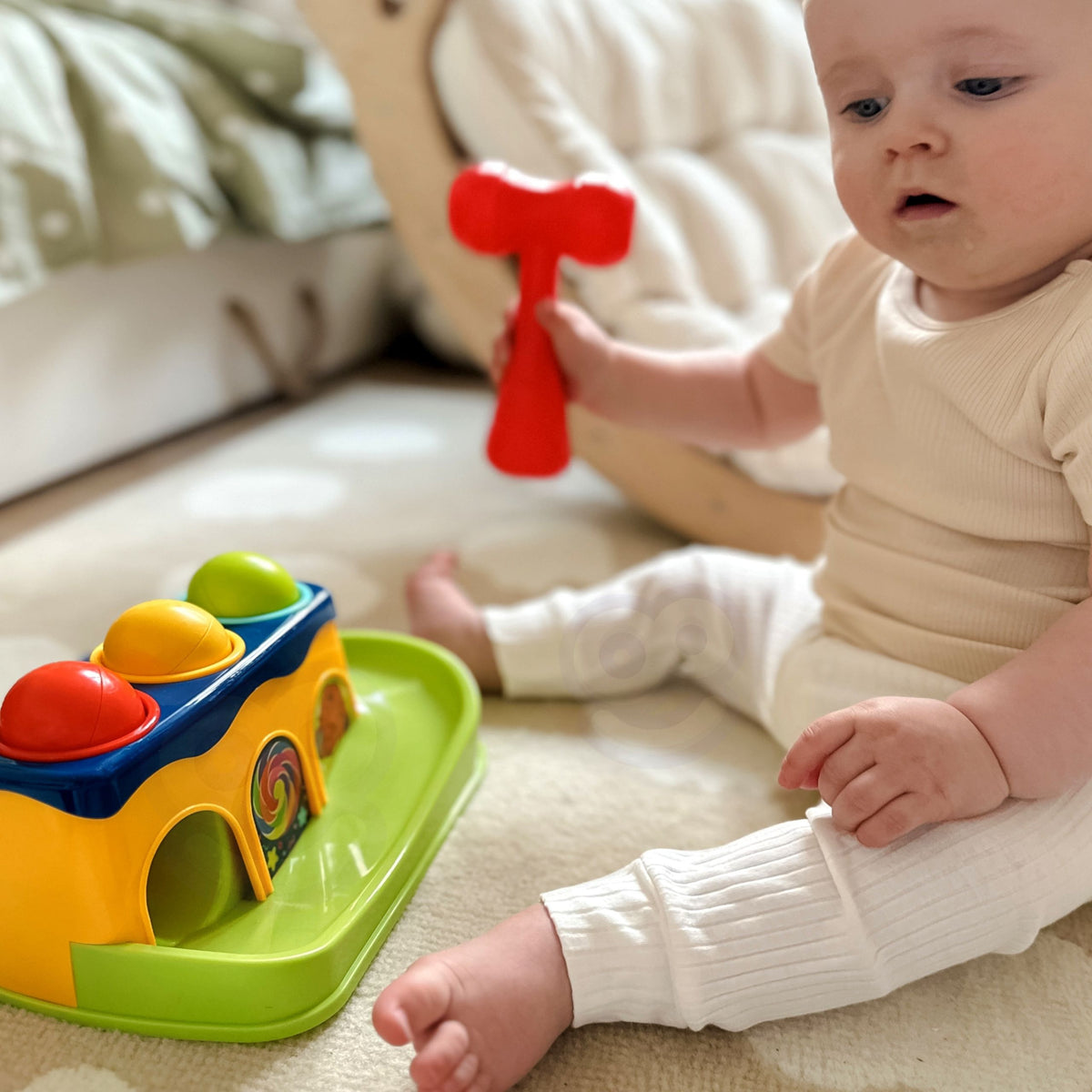 WOOPIE BABY spalvingas Montessori kalimo takelis su plaktuku