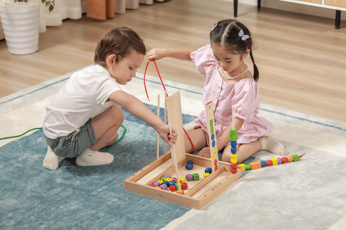 VIGA Mediniai Lavinamieji Karoliukai 104 vnt. Montessori Loginiai Raštai