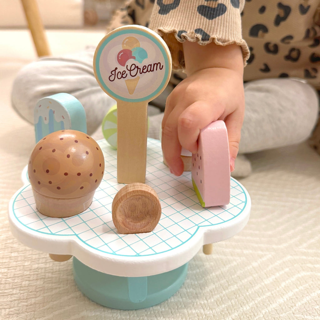 TOOKY TOY Medinis magnetinis ledų rinkinys su stovu