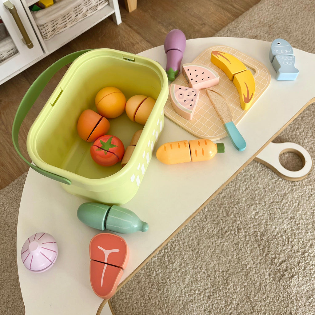 TOOKY TOY Medinė Pikniko Krepšelis su Maisto Pjaustymo Rinkiniu 21 vnt.